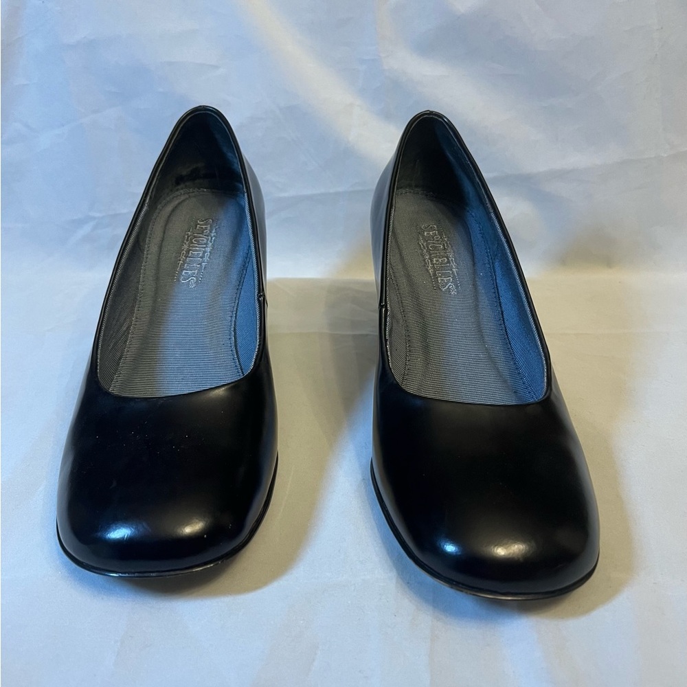 Seychelles Women’s Black Leather Rounded-Toe Heels 6